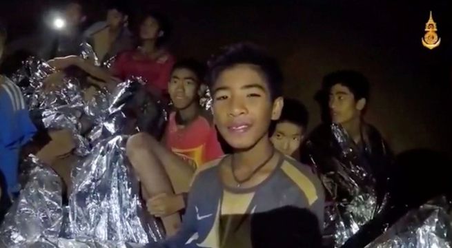 Tailandia: rescatan a cinco de los 12 niños atrapados en la cueva