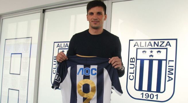 Flamante contratación de Alianza Lima se lesiona y es llevado a clínica