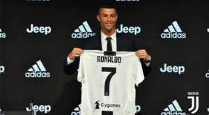 Cristiano Ronaldo fue presentado oficialmente por la Juventus