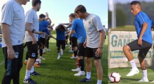 Christian Cueva fue ‘apanado’ por sus compañeros en primer entrenamiento con el Krasnodar