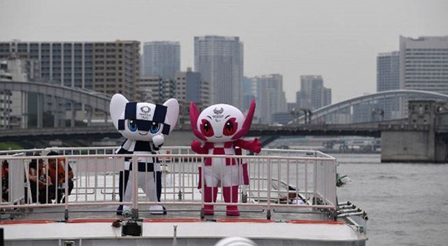 Tokio bautiza a las futuristas mascotas de los Juegos Olímpicos 2020