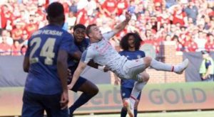 Xherdan Shaqiri debuta con el Liverpool y anota sorprendente golazo