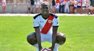 Luis Advíncula fue presentado oficialmente por el Rayo Vallecano