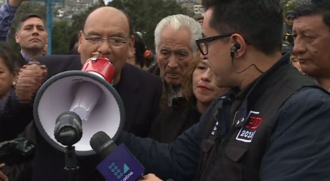 Vecinos de Villa María del Triunfo exigen remedio a la acumulación de basura