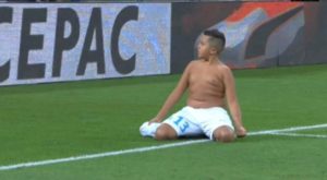 Niño sorprende a todos al anotar y celebrar como Cristiano Ronaldo en partido oficial