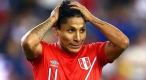 Se encienden las alarmas: Raúl Ruidíaz no terminó la práctica con la Selección Peruana