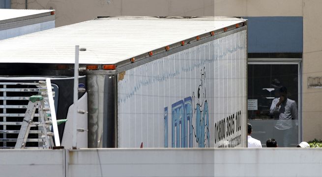 Cientos de cadáveres almacenados en camiones de refrigeración serán enterrados en México