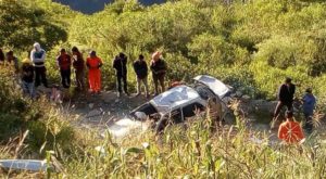 Tres muertos deja colisión de auto con bus interprovincial en La Oroya