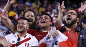 Hinchada peruana elegida la mejor del mundo y este video te emocionará hasta las lágrimas