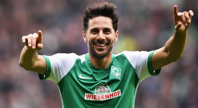 Werder Bremen saluda a Claudio Pizarro por su cumpleaños número 40