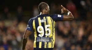 Usain Bolt negocia con el equipo de fútbol donde está a prueba en Australia