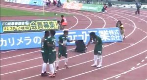 Jugador celebró un gol con tanta emoción que se le dislocó el hombro