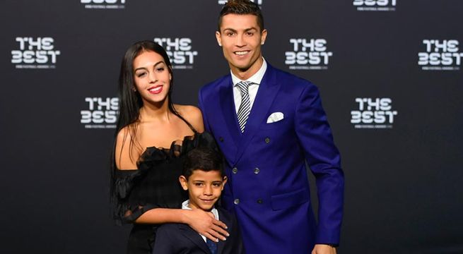 Cristiano Ronaldo le pide matrimonio a Georgina Rodríguez
