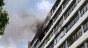 Cercado de Lima: incendio en edificio del jirón Camaná fue controlado