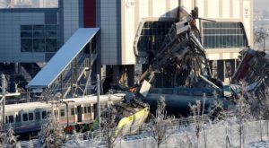 Turquía: nueve muertos y 50 heridos dejó choque de trenes