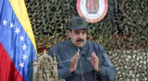 Venezuela: grupo de militares se subleva contra Nicolás Maduro