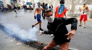 Oposición y gobierno en Venezuela retoman la calle bajo presión internacional contra Maduro