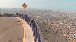 Cerro San Cristóbal: Falta de barandas de seguridad pone en peligro a conductores