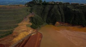 Brasil: 200 desaparecidos tras colapso de represa en mina