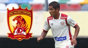 Roberto Siucho viajó a Dubái para cerrar su traspaso al Guangzhou Evergrande