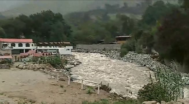 Siete distritos de Huarochirí aislados por caída de huaico