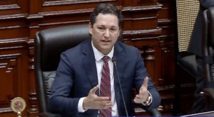 Daniel Salaverry pidió evaluar contrataciones del Congreso desde el 2016