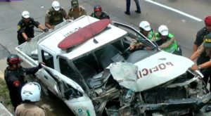 Patrullero de la PNP sufrió grave accidente en la Vía Expresa