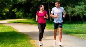 Consejos claves para hacer deporte sin exponerse al cáncer de piel