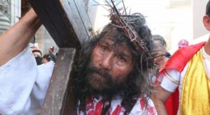 ‘Cristo Cholo’ en estado grave tras caer de tercer piso