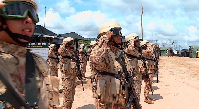 El ejército peruano toma control de la seguridad en La Pampa, zona recuperada de la minería informal
