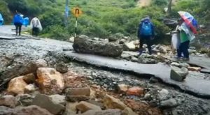 Pasco: río Matich se desborda y destruye parte de carretera