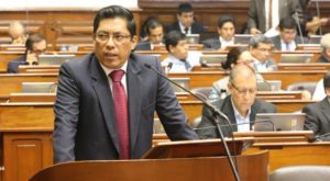 Congreso suspendió debate de interpelación al ministro Vicente Zeballos