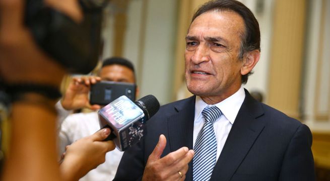 Héctor Becerril anuncia su retiro de la política