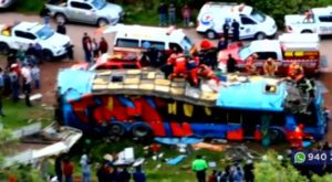 Despiste de bus interprovincial deja 8 muertos en Cusco [VIDEO]