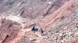 Lluvias en Pozuzo dejan un hombre desaparecido y carreteras bloqueadas [VIDEO]