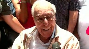 Luis Bedoya Reyes acudió a votar a semanas de cumplir 101 años de edad [VIDEO]