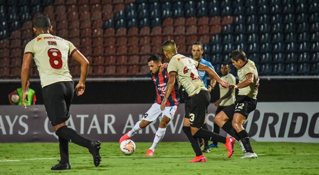 Universitario perdió 1-0 con Cerro Porteño y quedó eliminado de la Copa Libertadores