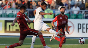 Jefferson Farfán fue titular en el arranque de la Liga de Rusia