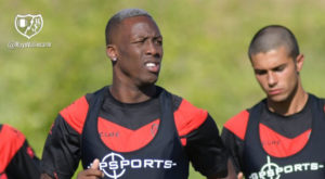 Luis Advíncula realizó su primer entrenamiento con el Rayo Vallecano