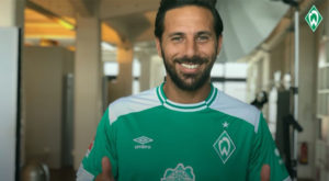 Hinchas del Werder Bremen felices por la vuelta de Claudio Pizarro