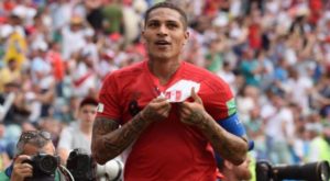 Paolo Guerrero le pide a la población hacerles caso a las autoridades