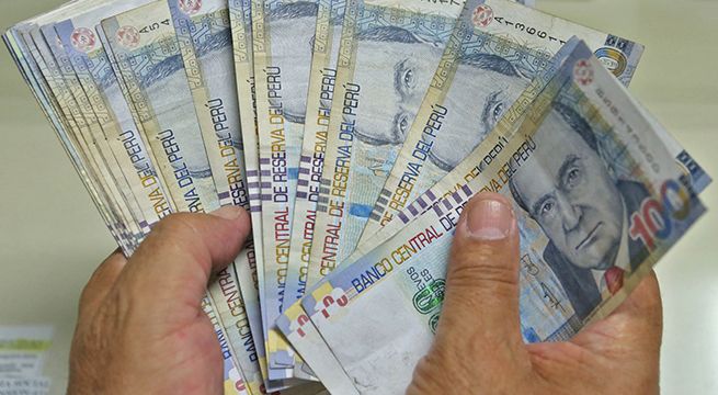 Trabajadores con sueldo menor a S/ 2,400 podrán retirar dinero de sus fondos de AFP