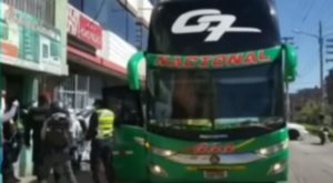 Huancayo: arriban buses con personas que intentaron llegar a pie por la Carretera Central [VIDEO]