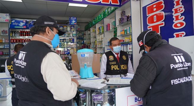 Personal de fiscalización de Pueblo Libre y la policía nacional clausuran y multan a tres farmacias