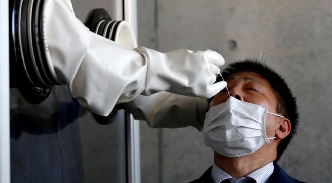 Japón autoriza pruebas basadas en saliva para aumentar detección de coronavirus