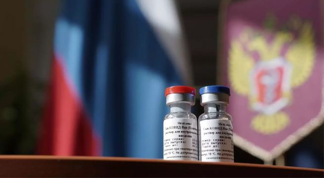 Rusia anuncia que sus médicos serán vacunados en dos semanas
