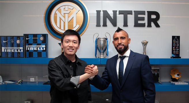 Arturo Vidal fue presentado como nuevo jugador del Inter de Milán