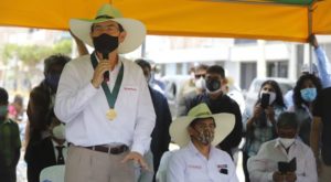 Martín Vizcarra inspeccionó obras de Arranca Perú en la región Arequipa