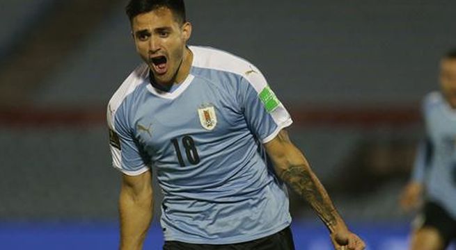 Uruguay derrota sobre la hora 2-1 a Chile en Eliminatorias para mundial de fútbol de Qatar