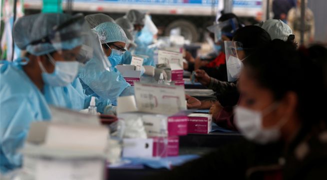 Ensayos de la vacuna de AstraZeneca en Perú iniciarán la próxima semana